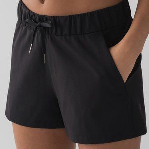 Lululemon - On the Fly Shorts - Sz 4